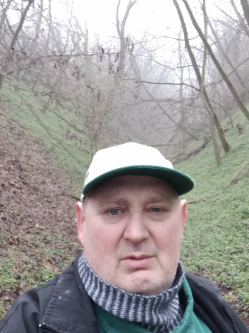 L�szl�, 55 �ves t�rskeres� f�rfi, Szentl�rinc