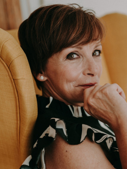 Katalin, 53 �ves t�rskeres� n�, Budapest