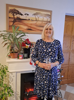 M�ria, 69 �ves t�rskeres� n�, Gy�r