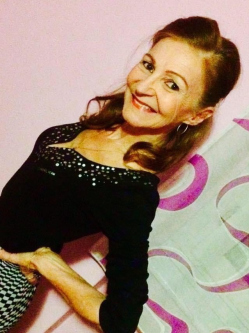 Ilona, 64 �ves t�rskeres� n�, Ajka