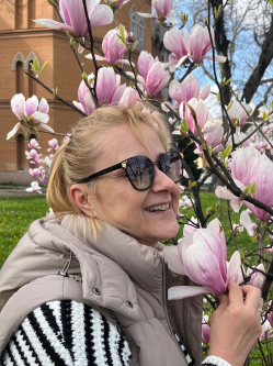 Ildik�, 61 �ves t�rskeres� n�, H�dmez�v�s�rhely