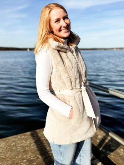 Mariann, 27 �ves t�rskeres� n�, Szeksz�rd
