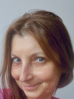 JUDIT, 51 �ves t�rskeres� n�, Sz�kesfeh�rv�r