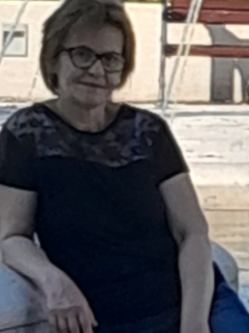 Zsuzsa, 64 �ves t�rskeres� n�, �zd