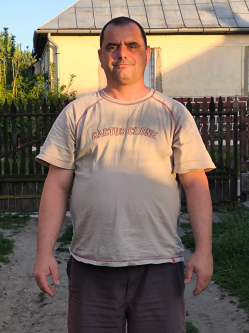 Ferenc, 42 �ves t�rskeres� f�rfi, Kisvars�ny