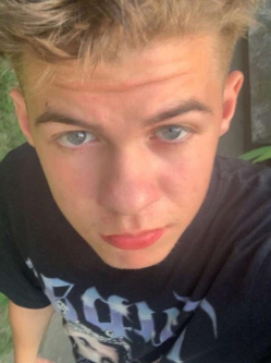 Attila, 19 �ves t�rskeres� f�rfi, P�cs