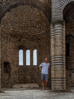 J�zsef, 42 �ves t�rskeres� f�rfi, V�rpalota