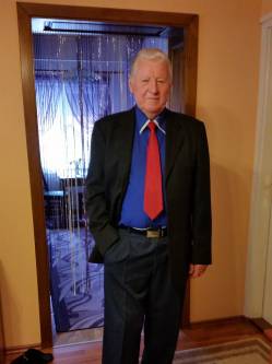 J�nos, 81 �ves t�rskeres� f�rfi, Kaszaper