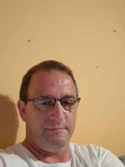 K�roly, 58 �ves t�rskeres� f�rfi, Iszkaszentgy�rgy