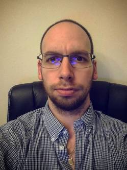 Bazsi, 40 �ves t�rskeres� f�rfi, Budapest