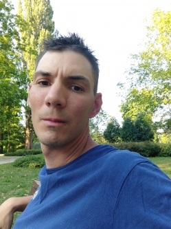 Bal�zs, 39 �ves t�rskeres� f�rfi, J�k