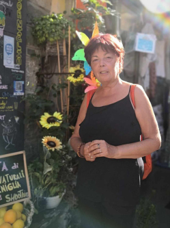 Ildik�, 70 �ves t�rskeres� n�, Debrecen