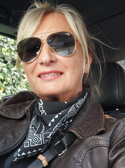 Edit, 63 �ves t�rskeres� n�, Dunaf�ldv�r