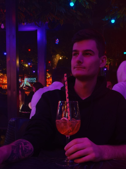 Norbert, 19 �ves t�rskeres� f�rfi, Veszpr�m
