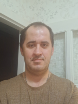 K�lm�n, 44 �ves t�rskeres� f�rfi, Nagyat�d