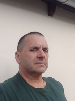 Zoli, 56 �ves t�rskeres� f�rfi, Csongr�d