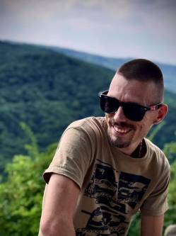 Ricsi, 35 �ves t�rskeres� f�rfi, Budapest
