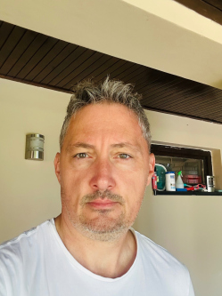 Istvan, 51 �ves t�rskeres� f�rfi, Gy�ngy�s