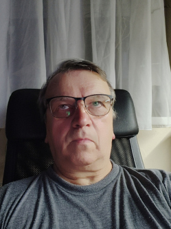 Berti, 56 �ves t�rskeres� f�rfi, Ercsi
