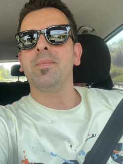 J�zsef, 45 �ves t�rskeres� f�rfi, Eger