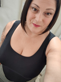 Ildiko, 43 �ves t�rskeres� n�, Katym�r