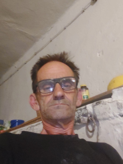 Laci, 60 �ves t�rskeres� f�rfi, P�cs