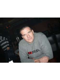 L�szl�, 42 �ves t�rskeres� f�rfi, Szilv�sv�rad