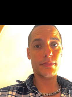 Gerg�, 41 �ves t�rskeres� f�rfi, M�rk�
