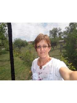 Kriszti, 47 �ves t�rskeres� n�, R�jt�kmuzsaj