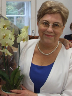 Piroska, 72 �ves t�rskeres� n�, Debrecen
