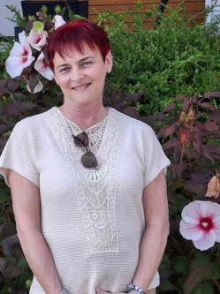 Csilla, 58 �ves t�rskeres� n�, Karcag