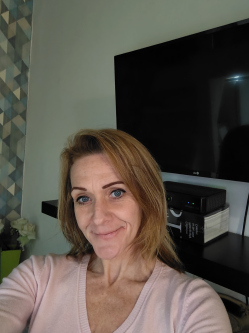 Katalin, 46 �ves t�rskeres� n�, Budapest