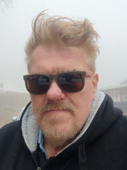 Ferenc, 63 �ves t�rskeres� f�rfi, Gy�r�jfalu