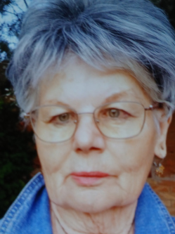 �va, 75 �ves t�rskeres� n�, Medgyesegyh�za