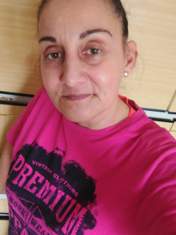 Ildik�, 49 �ves t�rskeres� n�, Celld�m�lk