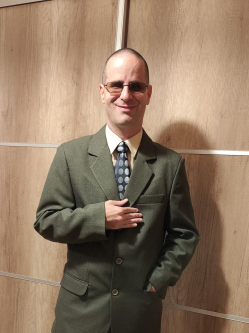 Attila, 42 �ves t�rskeres� f�rfi, Magyarpol�ny