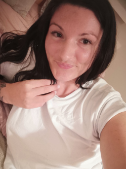 Eszter, 29 �ves t�rskeres� n�, Kecskem�t