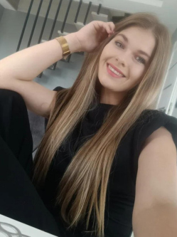 Szabina, 20 �ves t�rskeres� n�, Gy�r