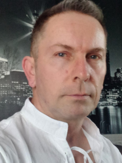 Gyula, 50 �ves t�rskeres� f�rfi, Karancsalja
