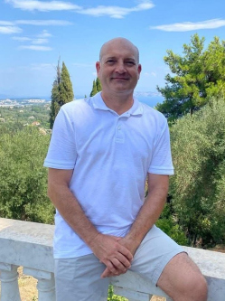 Attila, 51 �ves t�rskeres� f�rfi, Kecskem�t
