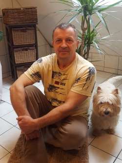 Ervin, 63 �ves t�rskeres� f�rfi, Ecs�d