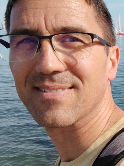 Zoli, 47 �ves t�rskeres� f�rfi, P�cs