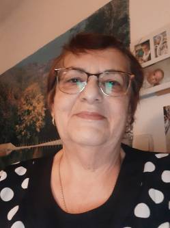 Zsuzsanna, 69 �ves t�rskeres� n�, Pilismar�t