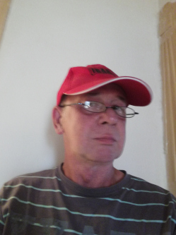 Imre, 61 �ves t�rskeres� f�rfi, B�k�scsaba