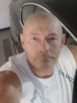 Attila, 63 �ves t�rskeres� f�rfi, Debrecen