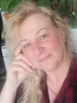 Kitti38, 54 �ves t�rskeres� n�, P�sp�klad�ny