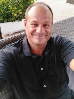 Elem�r, 50 �ves t�rskeres� f�rfi, Veszpr�m