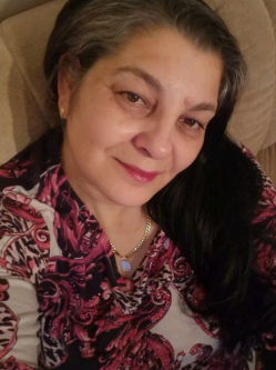 Marika, 56 �ves t�rskeres� n�, Cs�voly