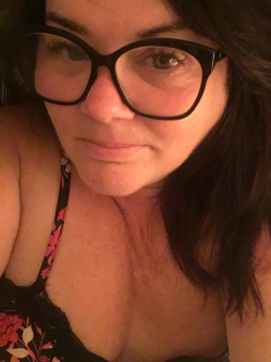 Zsuzsa, 55 �ves t�rskeres� n�, R�ckeve