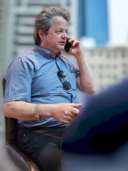 Alexander, 57 �ves t�rskeres� f�rfi, Celld�m�lk